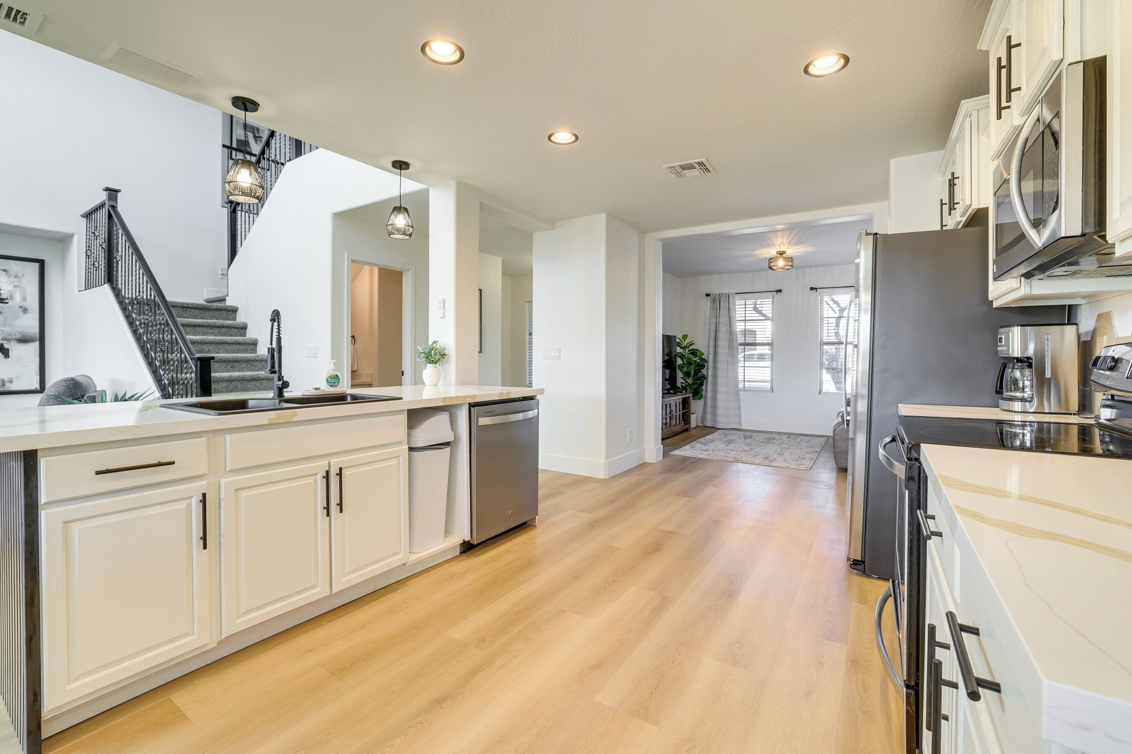 House (4 Bedrooms) | Interior