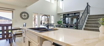 Spacious San Tan Valley w/ Private Outdoor Oasis