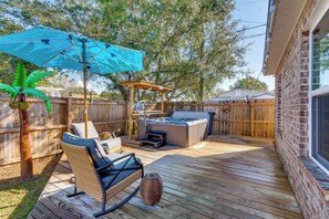 House (4 Bedrooms) | Interior - < 2 Mi to Navarre Beach: Group Home w/ Deck + Bar (Navarre)