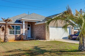 House (4 Bedrooms) | Interior - < 2 Mi to Navarre Beach: Group Home w/ Deck + Bar (Navarre)