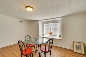 Interior - Near Hospitals & UT Campus: Pet-friendly Home! (Knoxville)