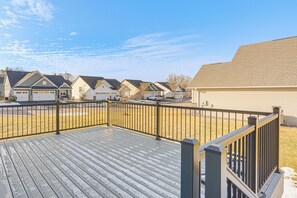 Interior - 2 Mi to National Sports Center: Blaine Base Camp (Blaine)