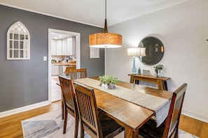 House (3 Bedrooms) | Interior