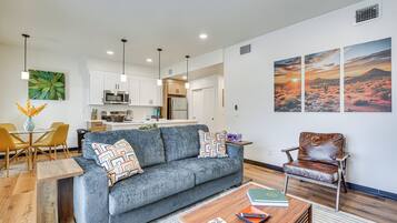 Apartment (2 Bedrooms) | Front of property