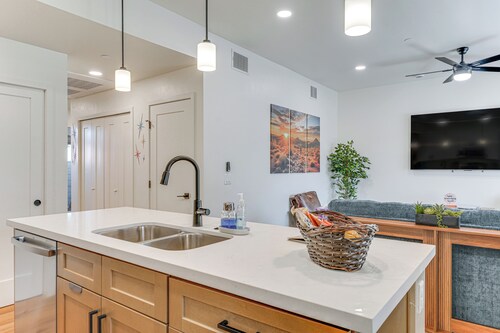 Newly Finished, High-end Condo Near Tucsons Best!