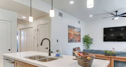 Newly Finished, High-end Condo Near Tucsons Best!