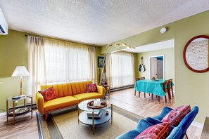 Interior - 2BR Lake-view Home w/ Streaming, Board Games, AC (Bemus Point)