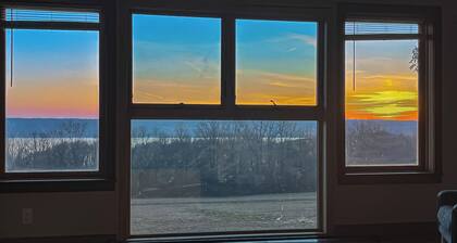 2BR Lake-view Home w/ Streaming, Board Games, AC