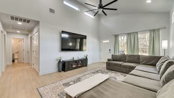 Nhà (3 Bedrooms) | Nội thất