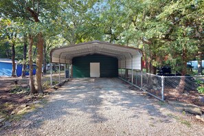 House (2 Bedrooms) | Interior - Lake Texoma House w/ Golf Nearby! (Pottsboro)