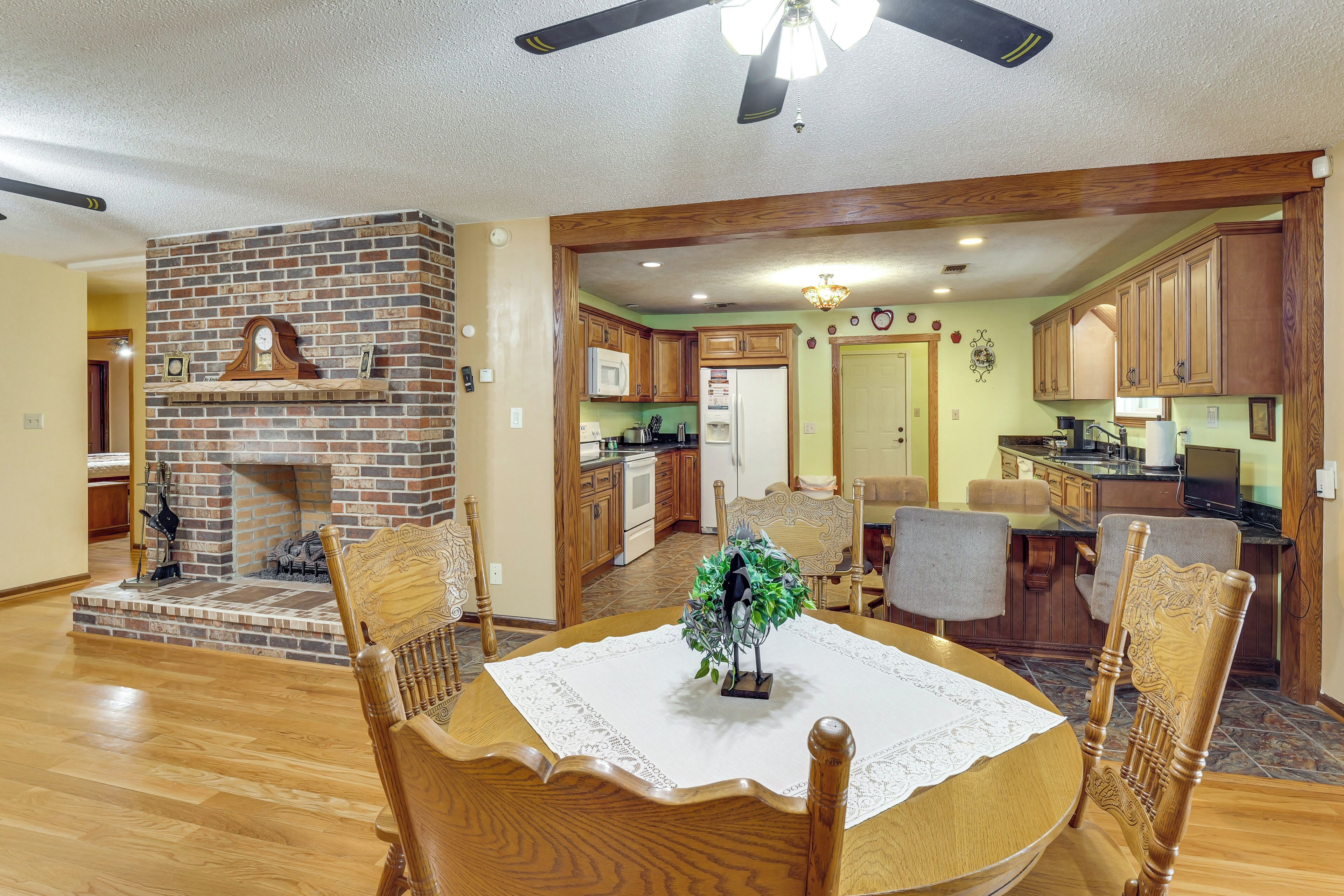 House (2 Bedrooms) | Interior