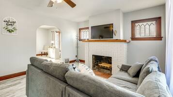 House (4 Bedrooms) | Interior