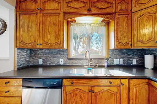 3BR Remodeled Home Near River: Grill, W & D, AC