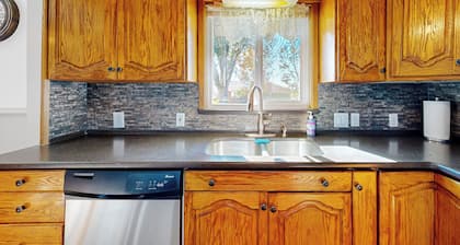 3BR Remodeled Home Near River: Grill, W & D, AC