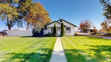 House (3 Bedrooms) | Front of property