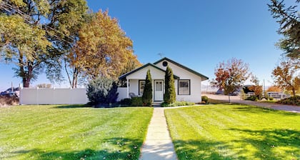 3BR Remodeled Home Near River: Grill, W & D, AC