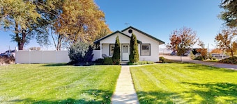 3BR Remodeled Home Near River: Grill, W & D, AC