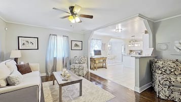 House (3 Bedrooms) | Front of property