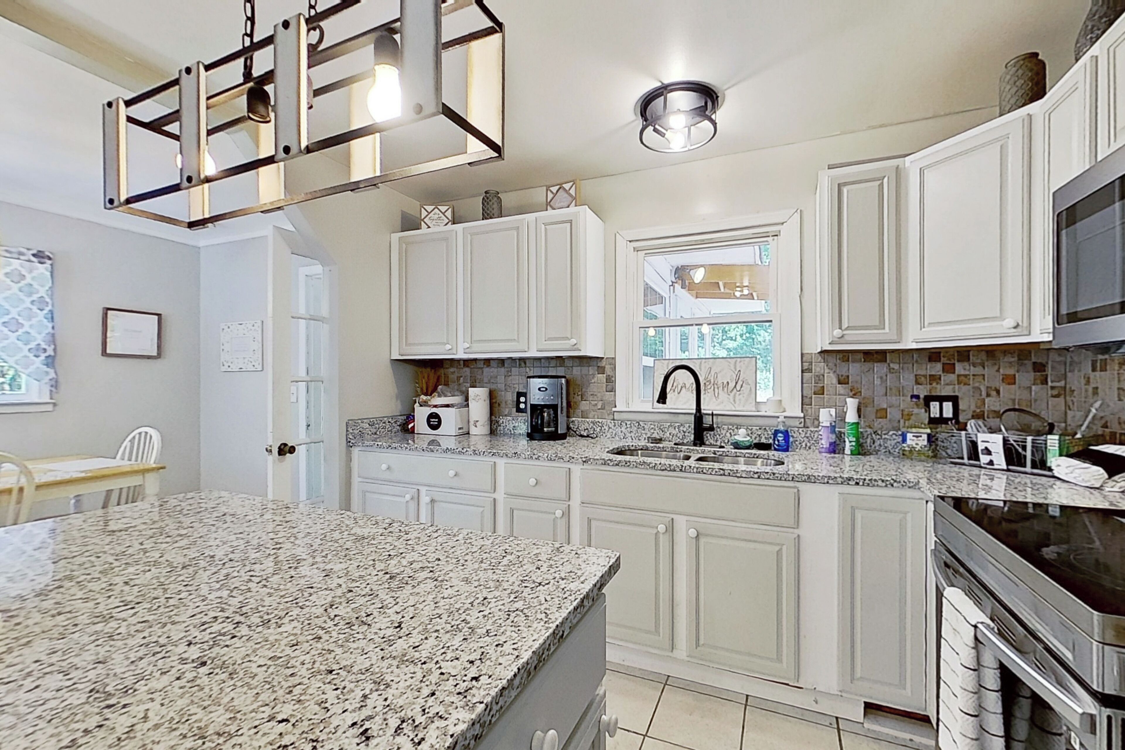 المنشأة من الداخل