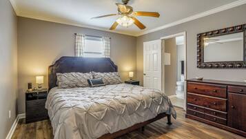 House (2 Bedrooms) | Interior