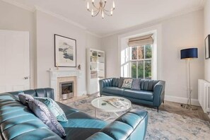 TV, fireplace - Peregrine Apartment Bowness (Bowness-on-Windermere)