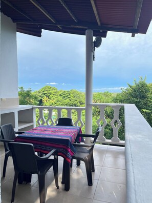 House, 2 Bedrooms | Balcony - Casa Cómoda y Amoblada a 1 5 km del mar (San Onofre)