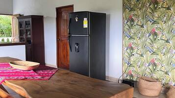 House, 2 Bedrooms | Dining