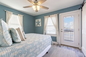 3 bedrooms, iron/ironing board, free WiFi, bed sheets - CN1A- Wow, Just Wow! Amazing View From Private Balcony! Kayaks Provided! (Gulf Shores)