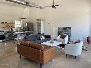 Unclassified image, 4 of 14, button