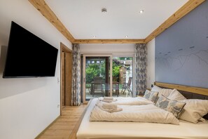 2 habitaciones, tabla de planchar con plancha, wifi y ropa de cama 