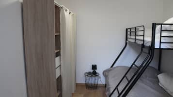 2 soverom, strykejern/-brett, reiseseng for barn og wi-fi (inkludert)
