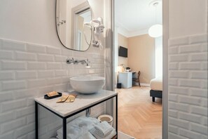 Unclassified image, 2 of 42, button - Pepe's Place - Guesthouse Manzoni (Roma)