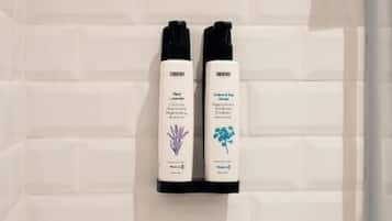 Standaard tweepersoonskamer | Badkamer | Pantoffels