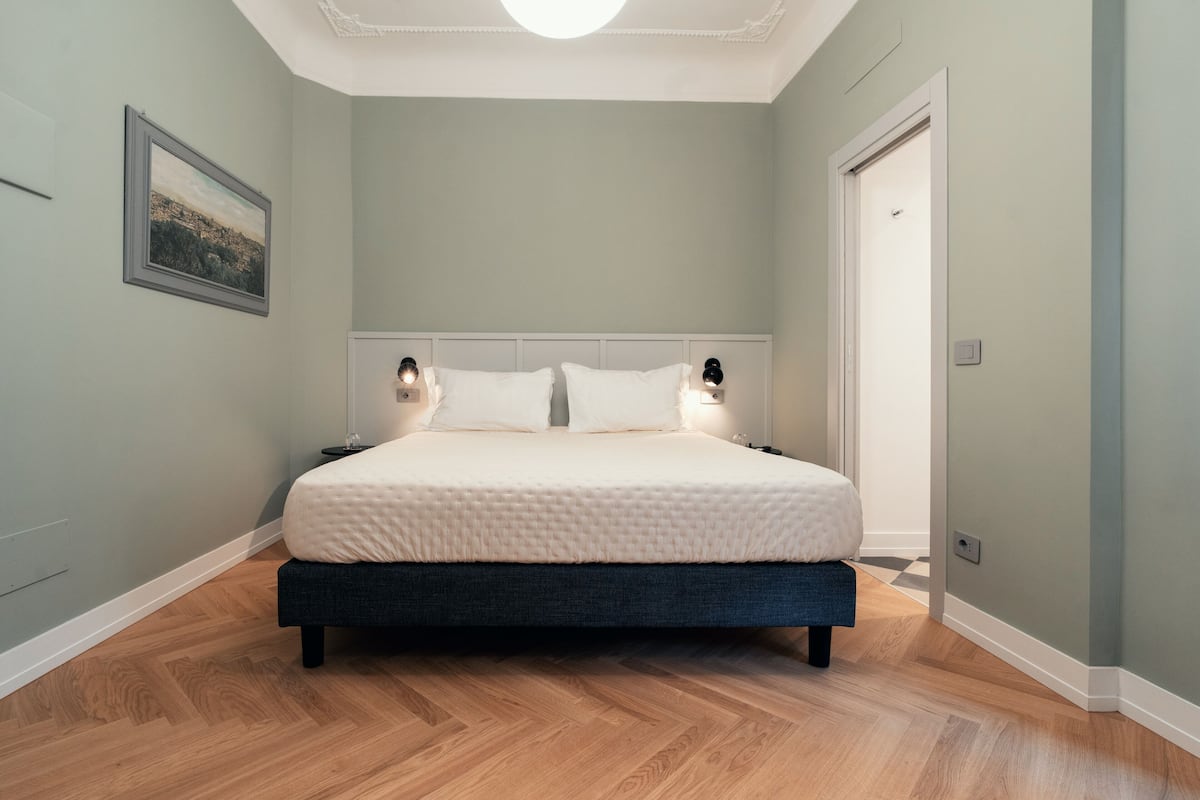 In-room safe, iron/ironing board, free WiFi