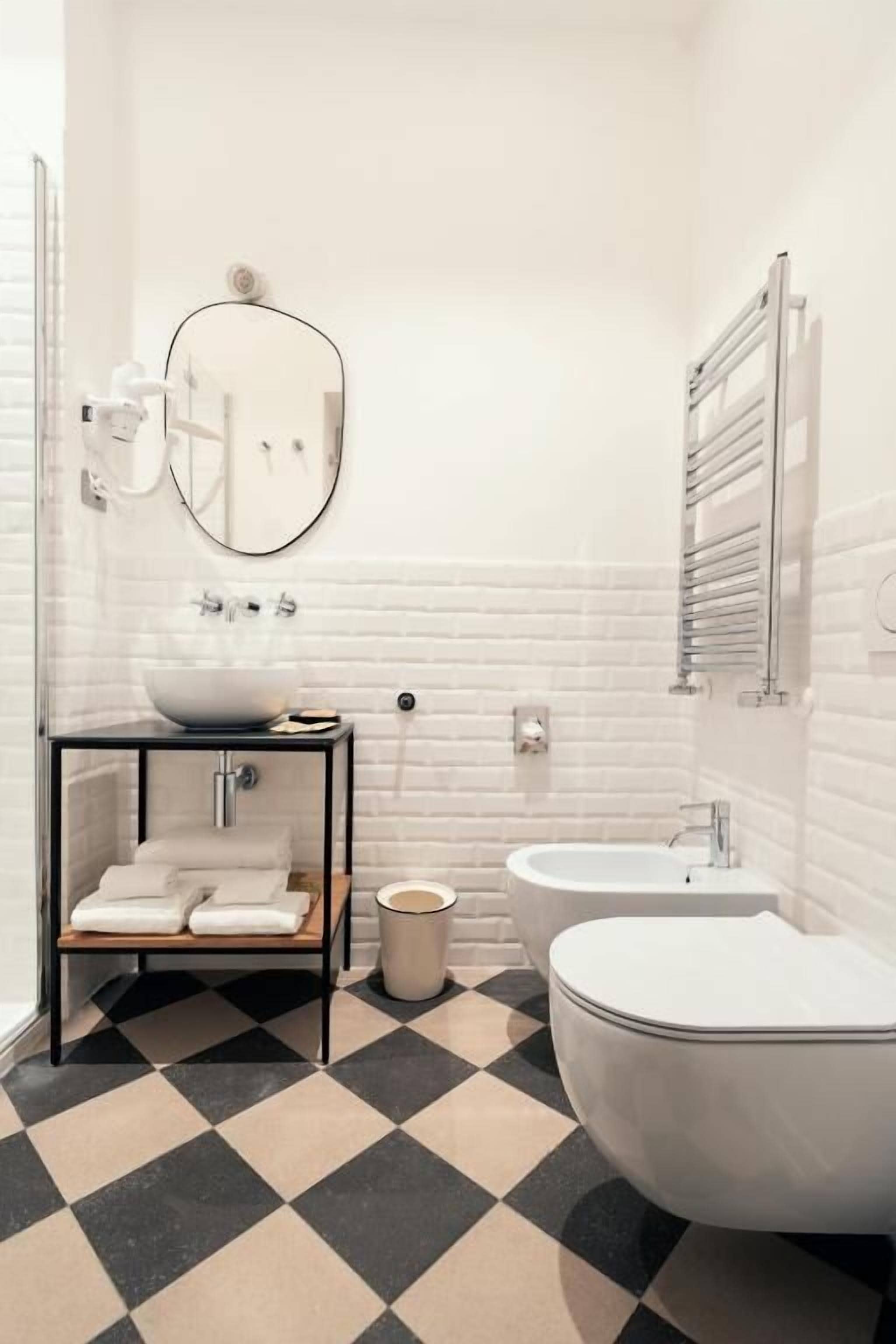 Superior tweepersoonskamer | Badkamer | Pantoffels