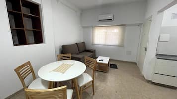 Apartment, 1 Schlafzimmer, Raucher, Stadtblick | Speisen