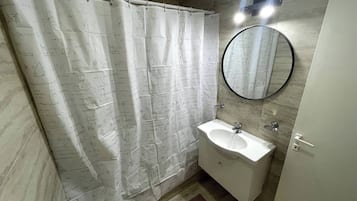 Appartement, 1 chambre, fumeurs, vue ville | Salle de bain
