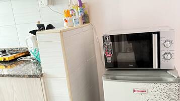 Fridge, microwave, stovetop, electric kettle