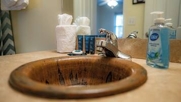 Jetted tub, hair dryer, towels, soap