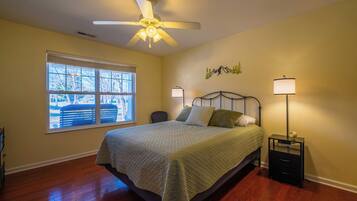 Iron/ironing board, free WiFi, bed sheets