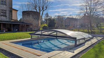 Piscine couverte, piscine extérieure