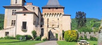 Gite de Charme 4* Château de la Hille with swimming pool