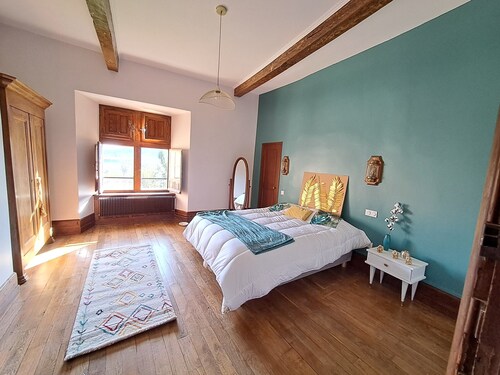 Gite de Charme 4* Château de la Hille with swimming pool