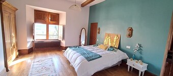 Gite de Charme 4* Château de la Hille with swimming pool