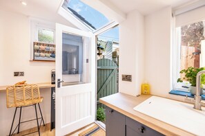 Interior - Lymington Sailor's Cottage/ hot tub /chef (Lymington)