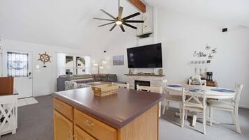 Nhà, 2 phòng ngủ | Khu phòng khách