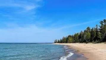 House, 2 Bedrooms | Beach