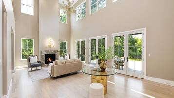 Villa, 6 Bedrooms | Interior