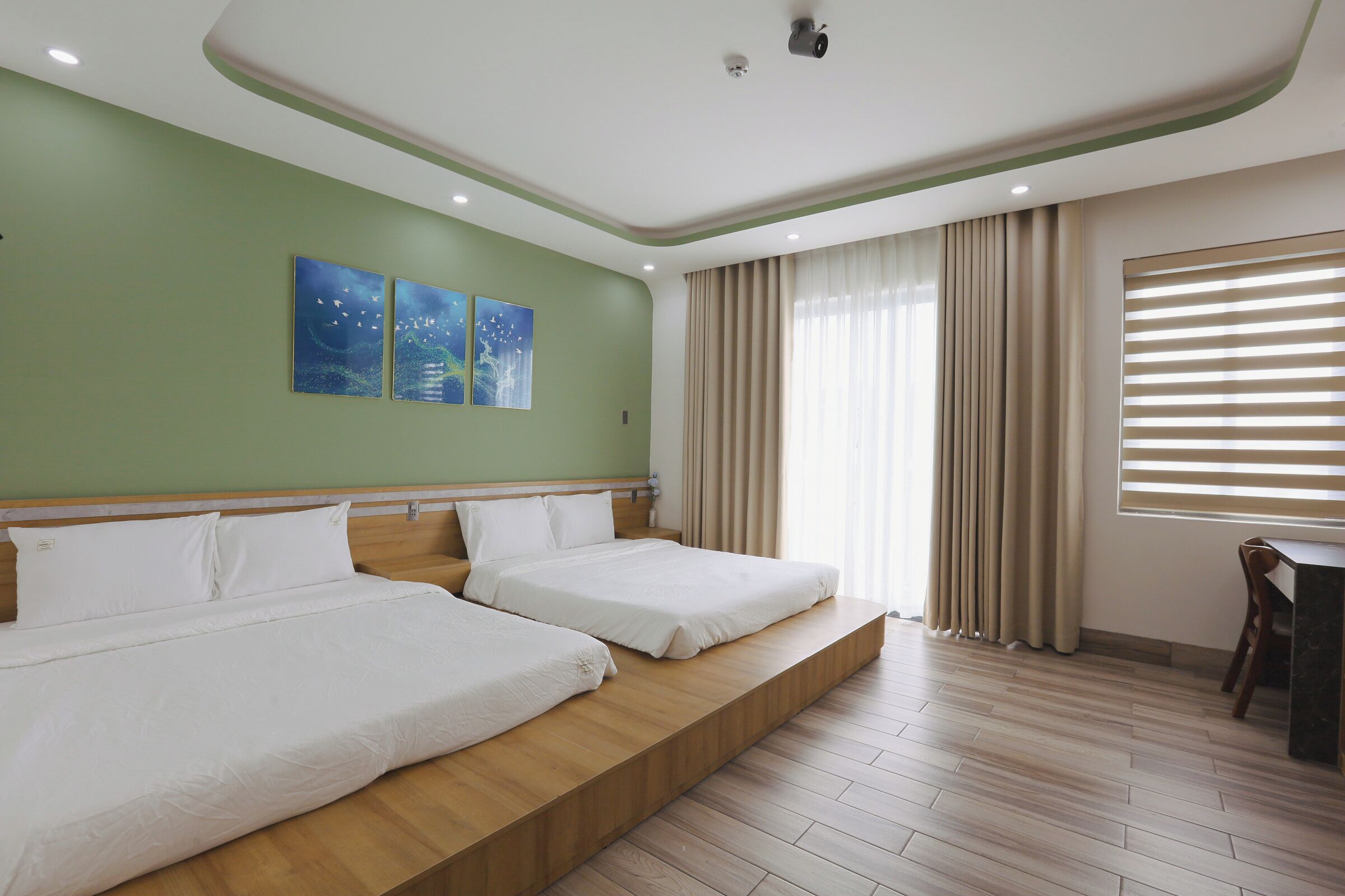 Bureau, fer et planche à repasser, Wi-Fi gratuit