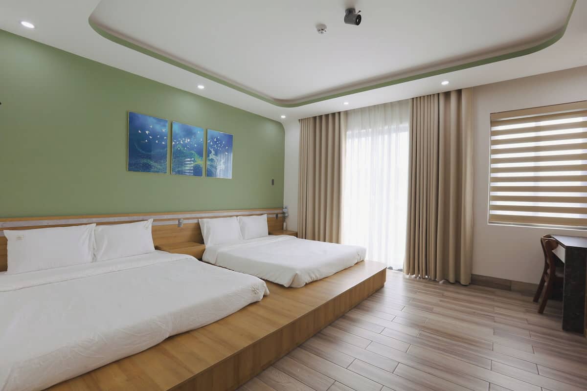 ファミリー 4 人部屋 シティビュー | デスク、アイロン / アイロン台、WiFi (無料)